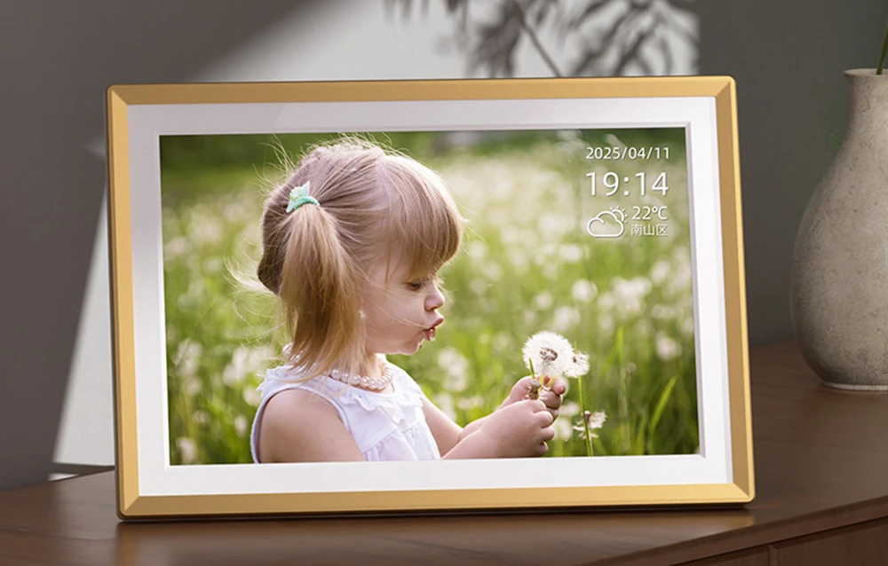 Nuotraukų rėmelis Digital photo frame Arzopa D14 Golden (auksinis) aprašymas - Prekės nuotrauka Nuotraukų rėmelis Digital photo frame Arzopa D14 Golden (auksinis) aprašymas - Prekės nuotrauka