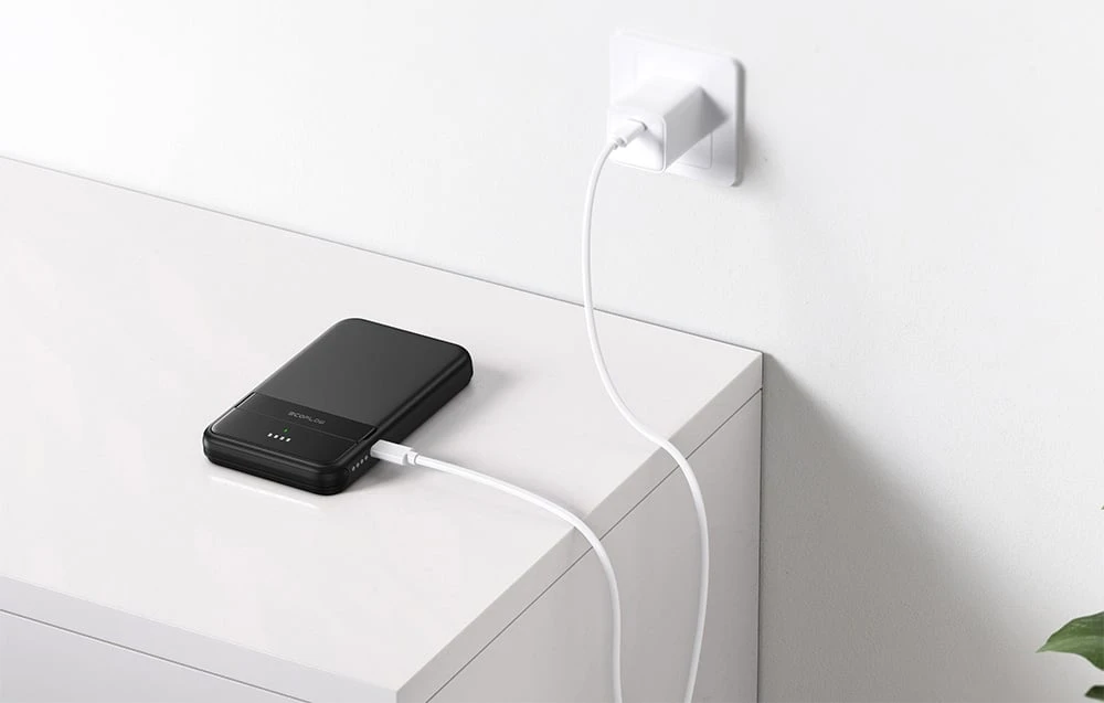 „EcoFlow RAPID“ magnetinė išorinė baterija, 5000 mAh, (juodas). aprašymas - Prekės nuotrauka „EcoFlow RAPID“ magnetinė išorinė baterija, 5000 mAh, (juodas). aprašymas - Prekės nuotrauka