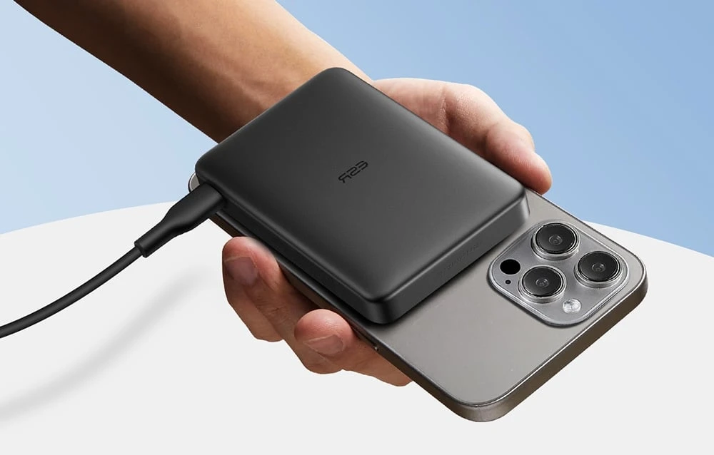 Powerbank magnetyczny ESR Qi2 MagSlim 10000 mAh (juoda) aprašymas - Prekės nuotrauka Powerbank magnetyczny ESR Qi2 MagSlim 10000 mAh (juoda) aprašymas - Prekės nuotrauka