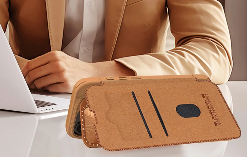 Dėklas Nillkin Qin Prop Leather iPhone 16 (ruda) aprašymas - Prekės nuotrauka