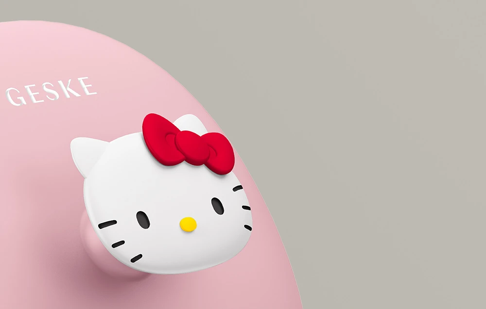 Veido valymo šepetėlis 3in1 su rankena Geske su programėle (Hello Kitty rožinis) aprašymas - Prekės nuotrauka Veido valymo šepetėlis 3in1 su rankena Geske su programėle (Hello Kitty rožinis) aprašymas - Prekės nuotrauka