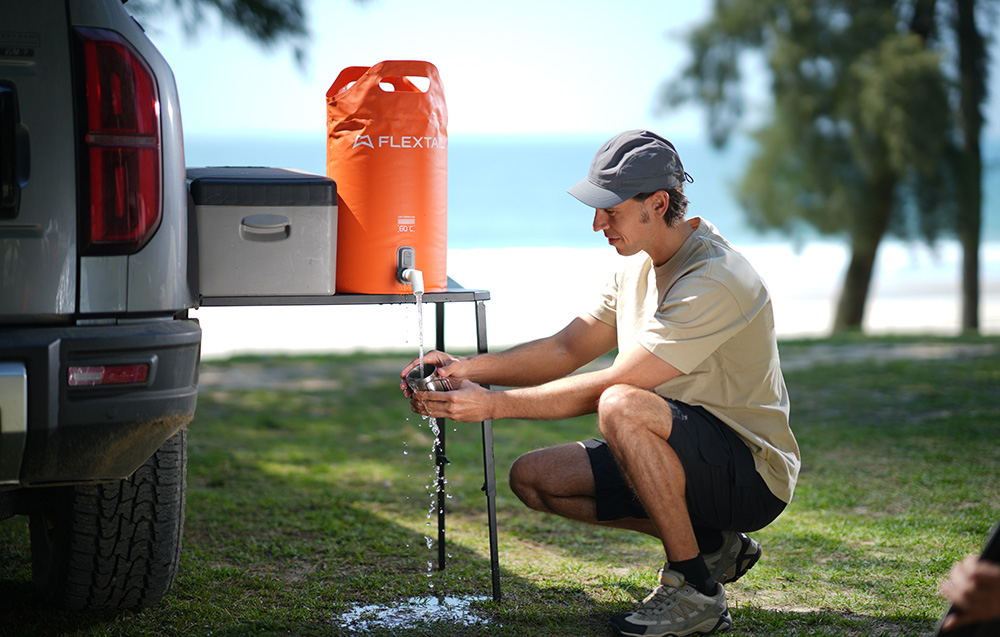 Camping Showers Flextail Tiny dušo kibiras, oranžinis aprašymas - Prekės nuotrauka