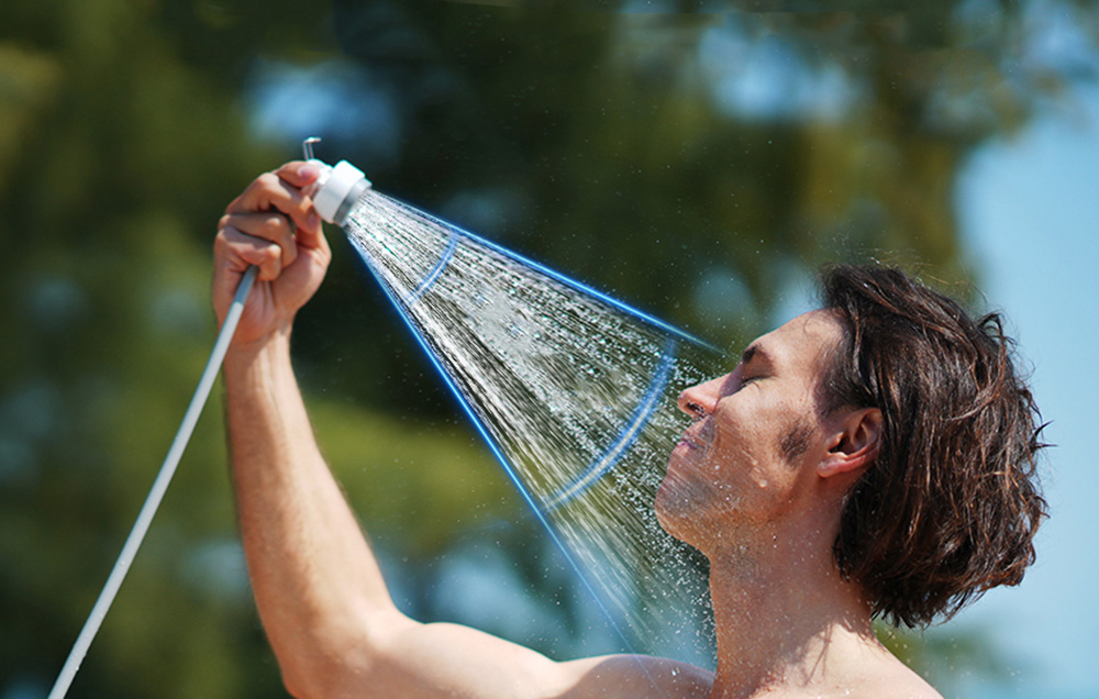Flextail Tiny Shower Portable Shower with Pump Baltas aprašymas - Prekės nuotrauka