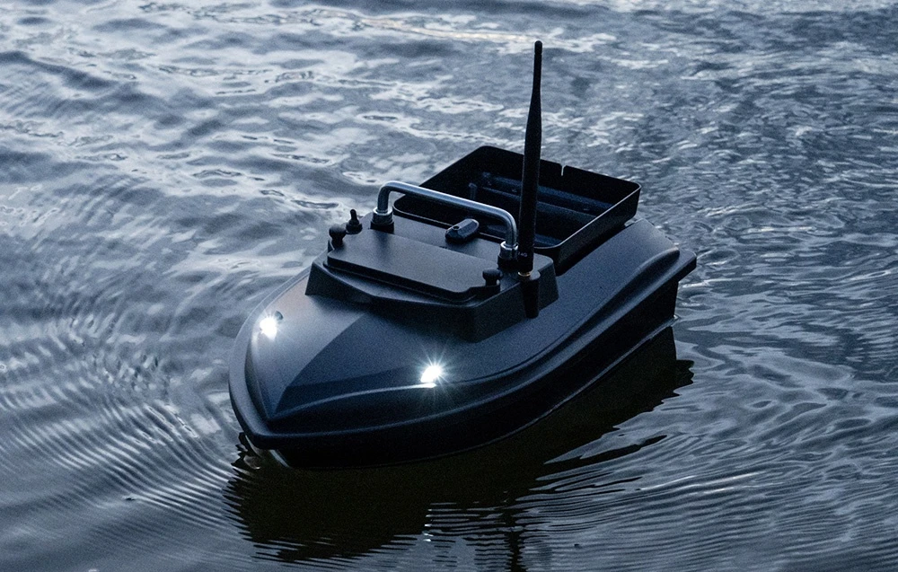 Flytec V050 12000mah bait boat (juodas) aprašymas - Prekės nuotrauka Flytec V050 12000mah bait boat (juodas) aprašymas - Prekės nuotrauka