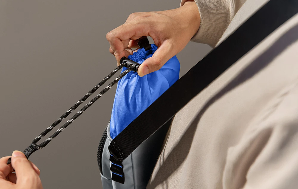 TOMTOC GameOn-G50 Switch 2 JoyCarry Sling Bag (pilka) aprašymas - Prekės nuotrauka