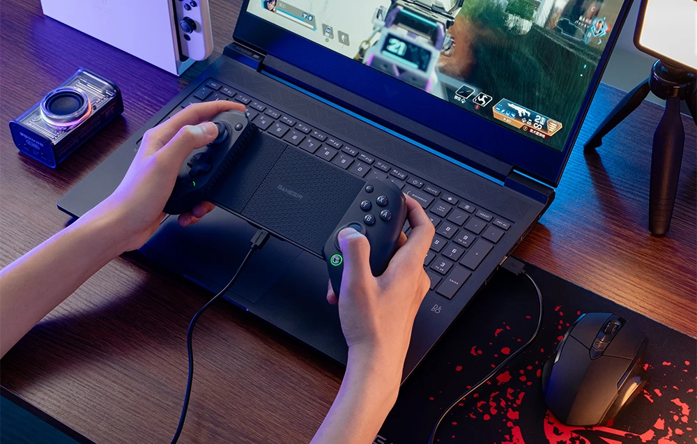 Gamesir Žaidimų valdiklis G8+ Bluetooh su išmaniojo telefono laikikliu aprašymas - Prekės nuotrauka Gamesir Žaidimų valdiklis G8+ Bluetooh su išmaniojo telefono laikikliu aprašymas - Prekės nuotrauka