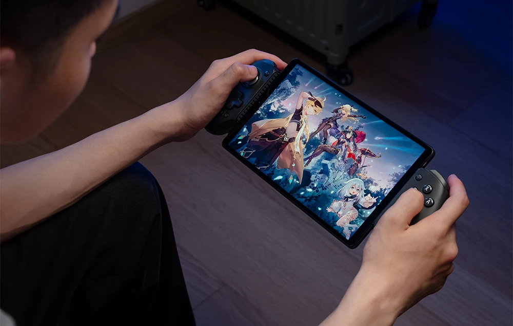 Gamesir Žaidimų valdiklis G8+ Bluetooh su išmaniojo telefono laikikliu aprašymas - Prekės nuotrauka Gamesir Žaidimų valdiklis G8+ Bluetooh su išmaniojo telefono laikikliu aprašymas - Prekės nuotrauka