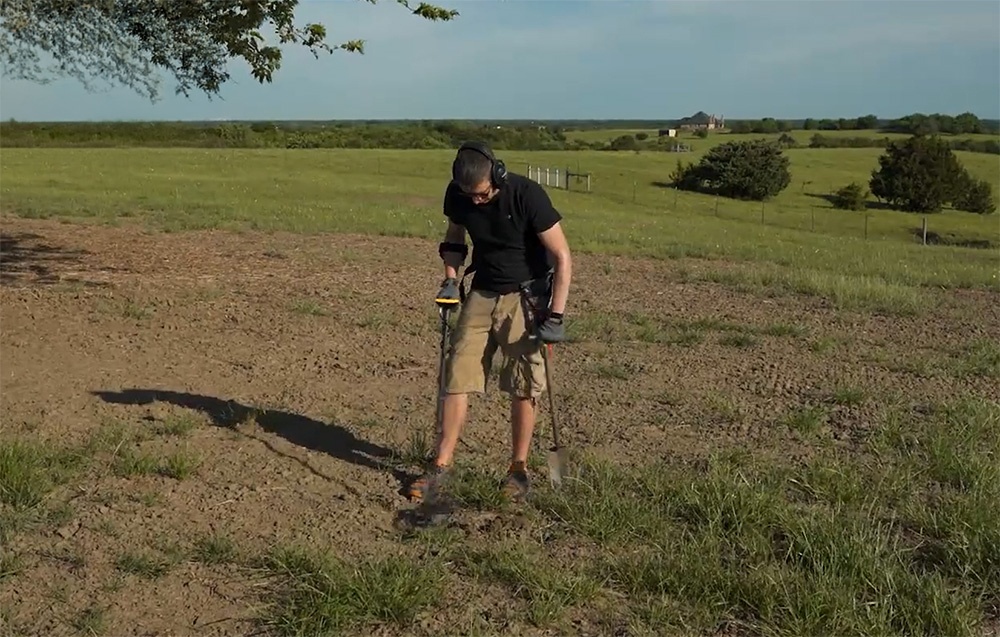 GARRETT Ace Apex 8.5x11 Metal Detector aprašymas - Prekės nuotrauka