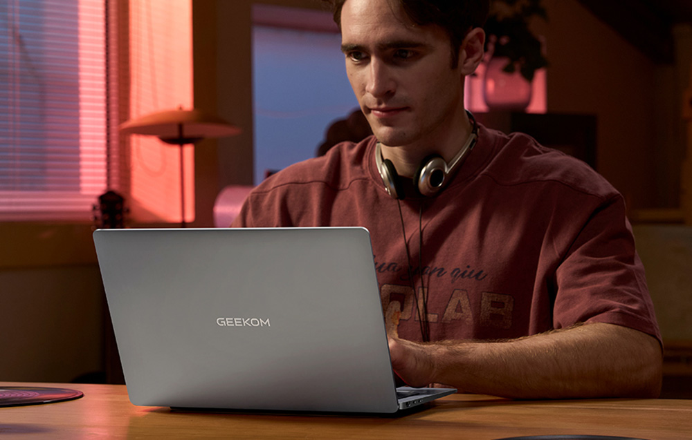 Nešiojamas kompiuteris - GEEKOM GeekBook X14 Pro | Ultra 5-125U | 16 GB | 500 GB | 14 colių | Wi‑Fi 6E | Win11 Pro | titaninė pilka aprašymas - Prekės nuotrauka
