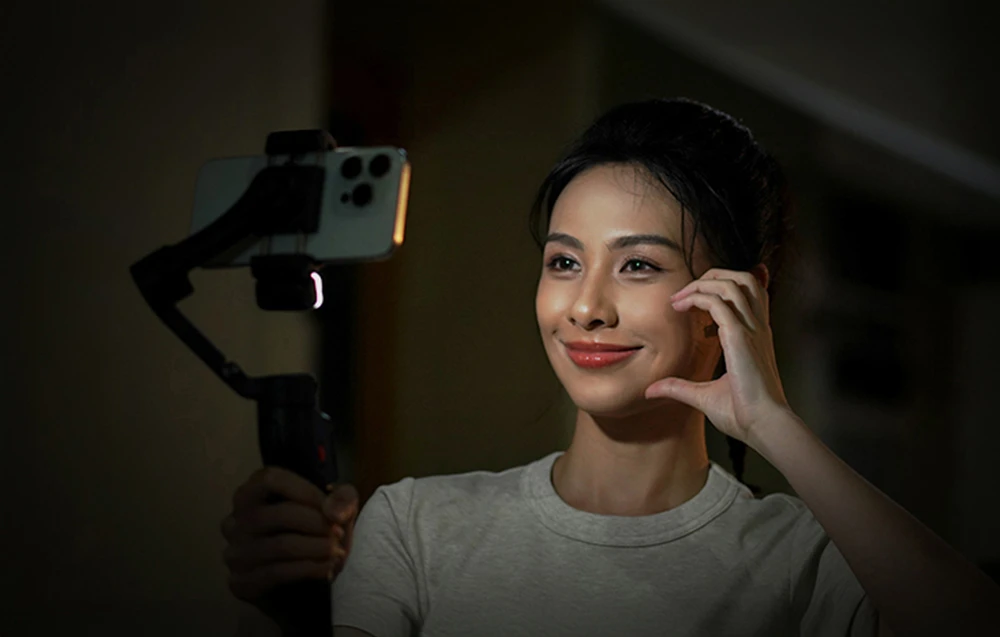 Gimbal Hohem iSteady V3 rinkinys išmaniesiems telefonams (juodas) aprašymas - Prekės nuotrauka Gimbal Hohem iSteady V3 rinkinys išmaniesiems telefonams (juodas) aprašymas - Prekės nuotrauka