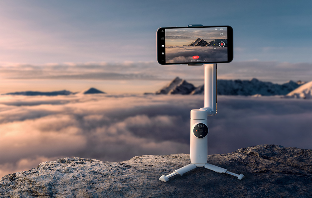 „Insta360 Flow“ stabilizatorius su atskiru pilkos spalvos korpusu