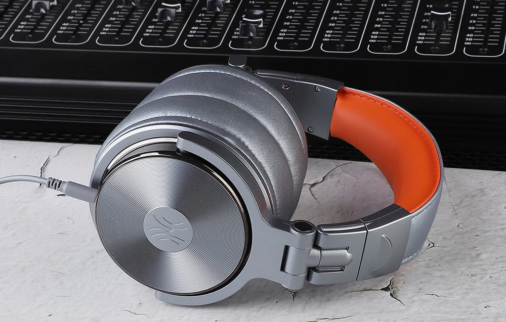 Ausinės OneOdio Studio Pro50 DJ 3.5mm 6.35mm aprašymas - Prekės nuotrauka Ausinės OneOdio Studio Pro50 DJ 3.5mm 6.35mm aprašymas - Prekės nuotrauka