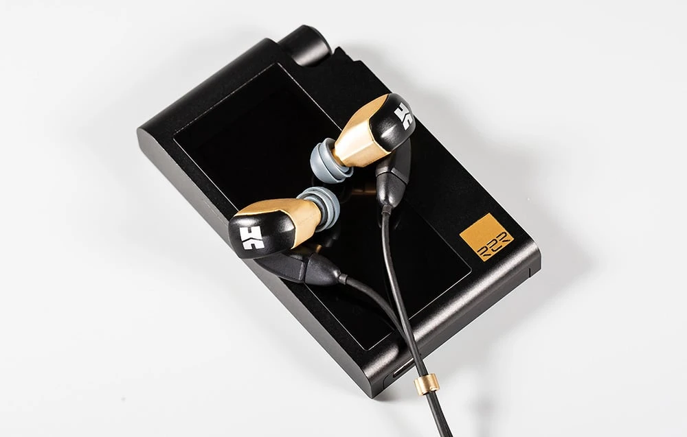 HiFiMAN RE2000 Pro Auksinė Įstatomos į ausis ausinės aprašymas - Prekės nuotrauka HiFiMAN RE2000 Pro Auksinė Įstatomos į ausis ausinės aprašymas - Prekės nuotrauka