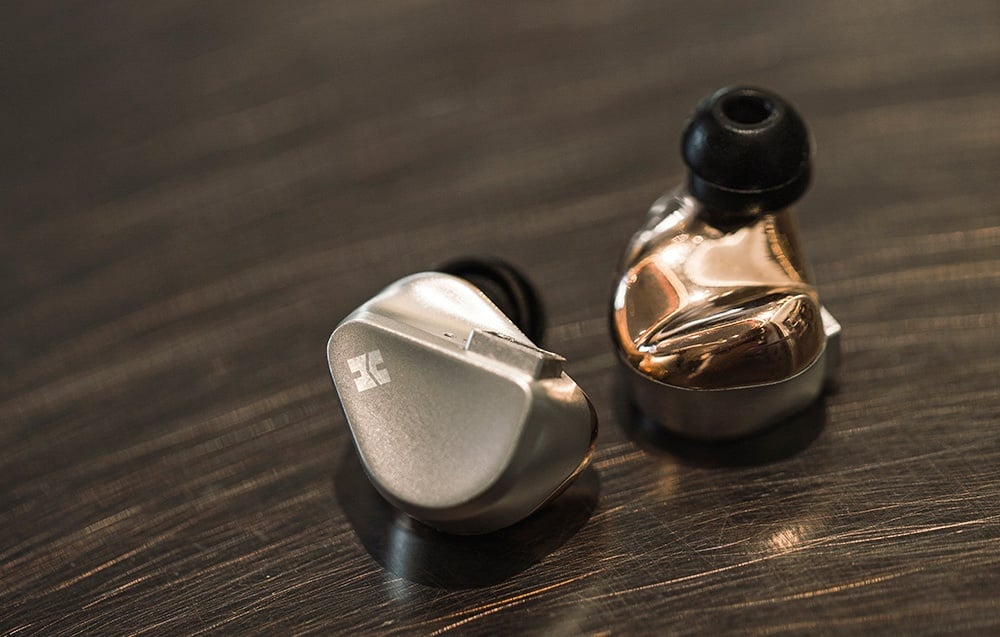 „hifiman-svanar“ į ausis įdedamos ausinės