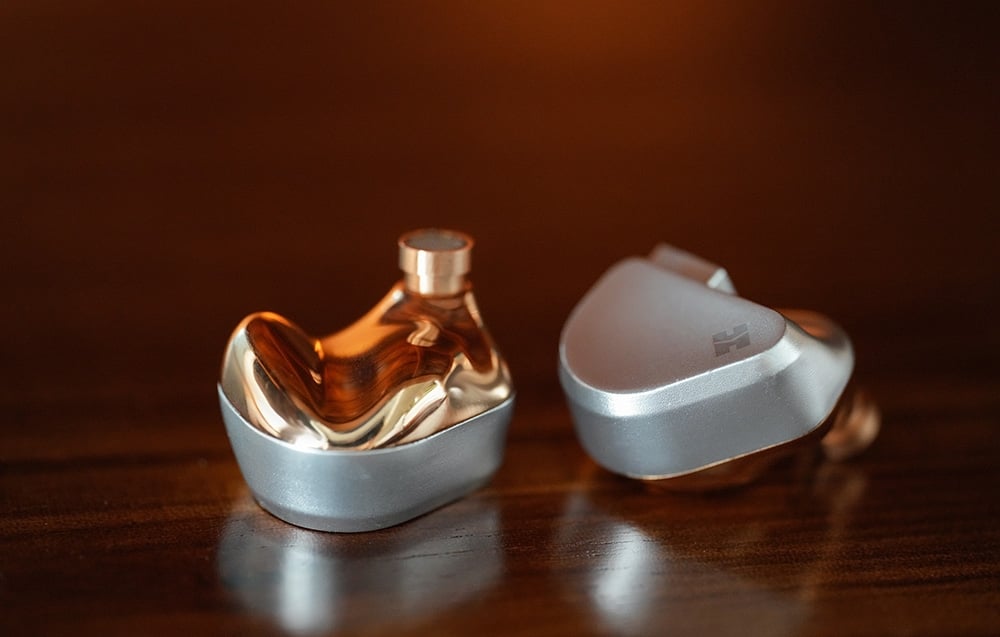 „hifiman-svanar“ į ausis įdedamos ausinės