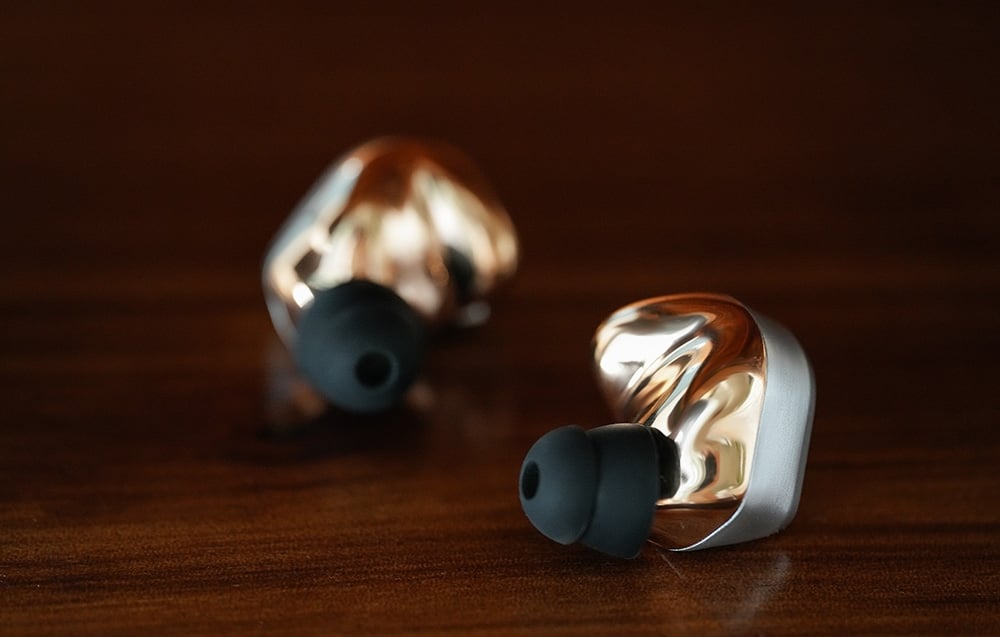 „hifiman-svanar“ į ausis įdedamos ausinės