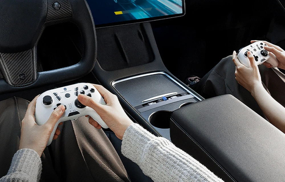 Hub Baseus T-Space su USB-C ir žaibo laidais, skirtais Tesla automobiliams (juodas) aprašymas - Prekės nuotrauka Hub Baseus T-Space su USB-C ir žaibo laidais, skirtais Tesla automobiliams (juodas) aprašymas - Prekės nuotrauka