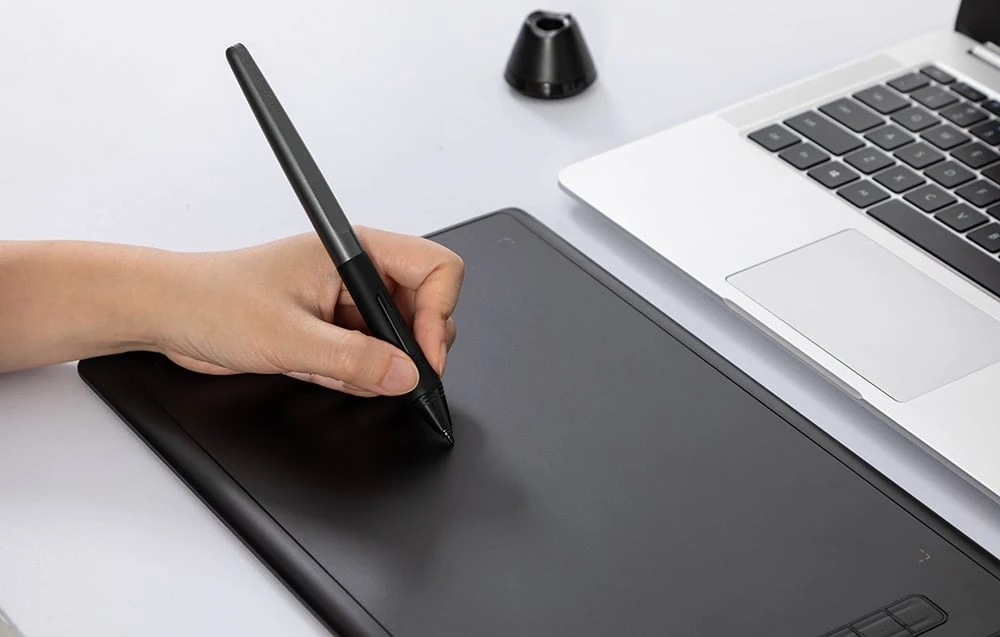 Graf. planš HUION H610X aprašymas - Prekės nuotrauka Graf. planš HUION H610X aprašymas - Prekės nuotrauka