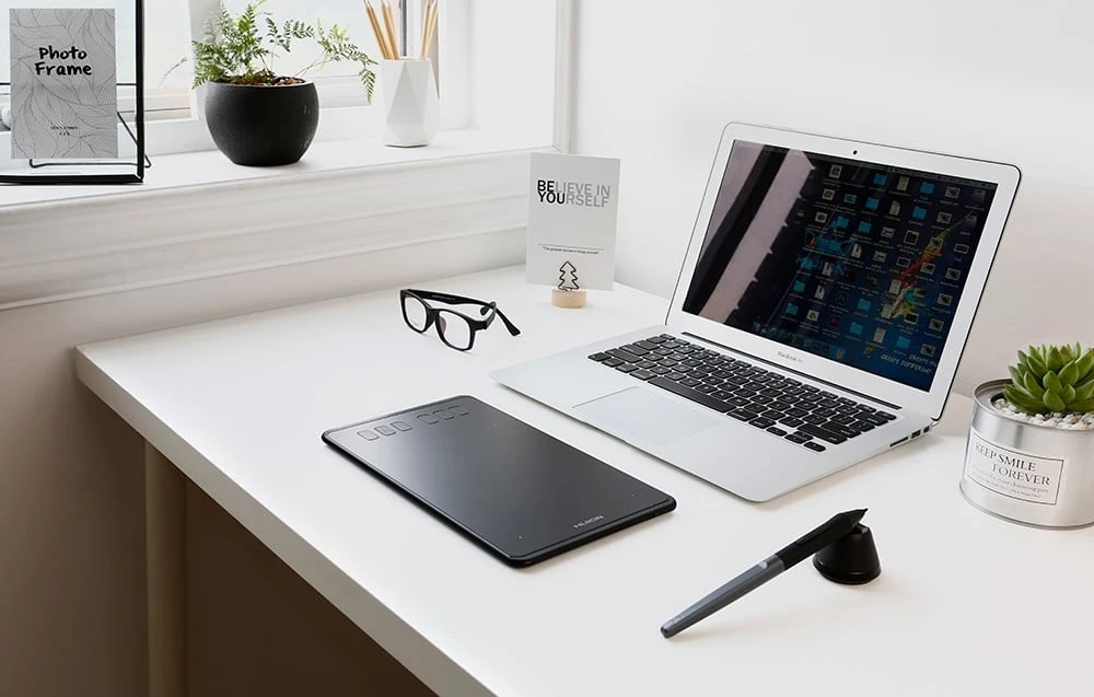 Planšetė Huion H640P graphic tablet 5080 lpi 160 x 99 mm USB Juodas aprašymas - Prekės nuotrauka Planšetė Huion H640P graphic tablet 5080 lpi 160 x 99 mm USB Juodas aprašymas - Prekės nuotrauka