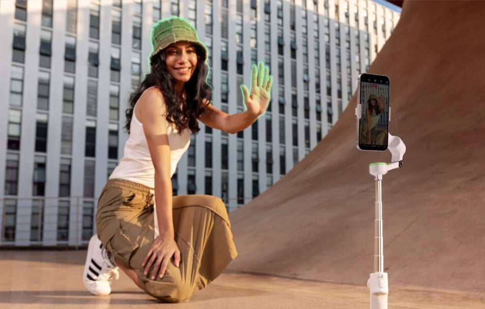 Insta360 Flow 2 Pro AI Tracker Bundle/ Summit Baltas aprašymas - Prekės nuotrauka Insta360 Flow 2 Pro AI Tracker Bundle/ Summit Baltas aprašymas - Prekės nuotrauka
