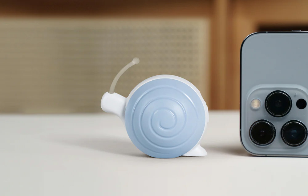 interaktyvus-katinas-žaislas-linksmas-piktas-sraigė