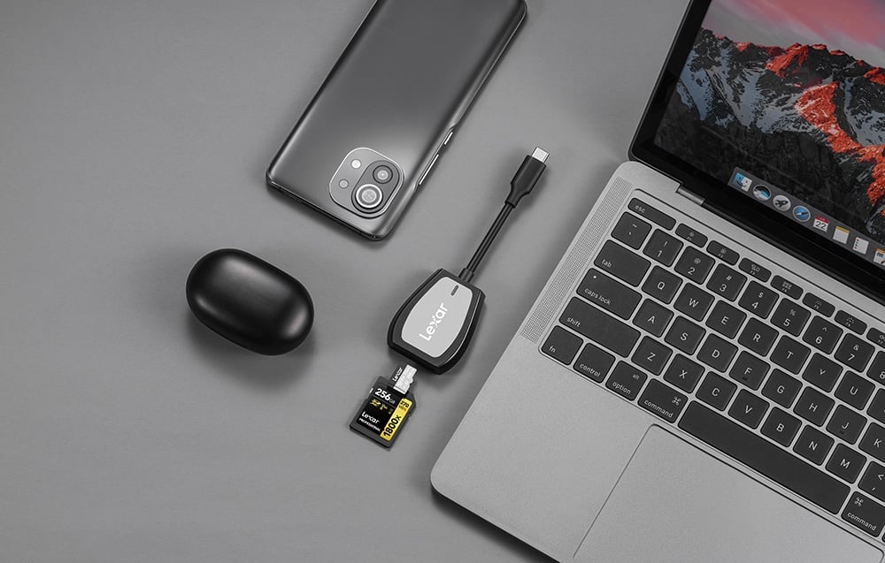 Lexar Pro USB-C dviejų lizdų skaitytuvas aprašymas - Prekės nuotrauka Lexar Pro USB-C dviejų lizdų skaitytuvas aprašymas - Prekės nuotrauka