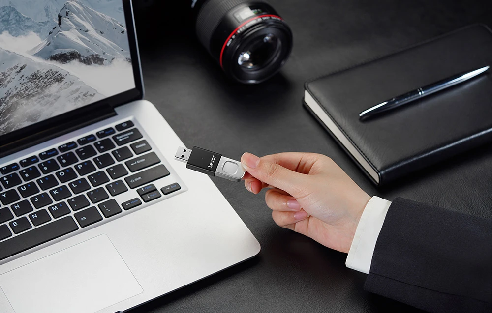 USB Atmintinė - Lexar Pirštų Atspaudo F35pro 64GB 300 MB/s Skaitymas 150 MB/s Rašymas Juoda aprašymas - Prekės nuotrauka