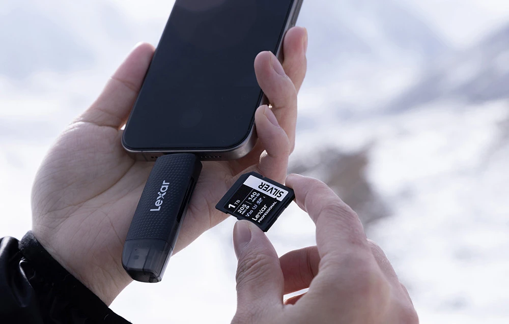 „Lexar“ kortelių skaitytuvas su dviem lizdais USB-A/C (LRW310X) Palaiko „Micro SD“ ir SD korteles (USB 3.1) aprašymas - Prekės nuotrauka
