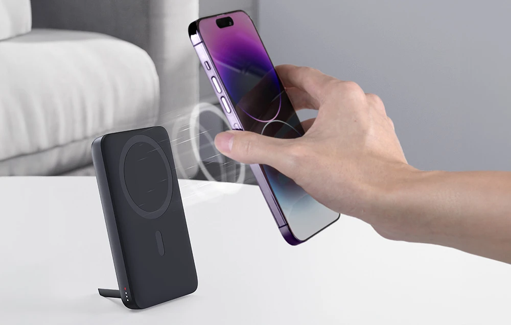 Magnetinis maitinimo blokas Aukey PB-MS01, 6700 mAh, 15 W (juodas) aprašymas - Prekės nuotrauka Magnetinis maitinimo blokas Aukey PB-MS01, 6700 mAh, 15 W (juodas) aprašymas - Prekės nuotrauka