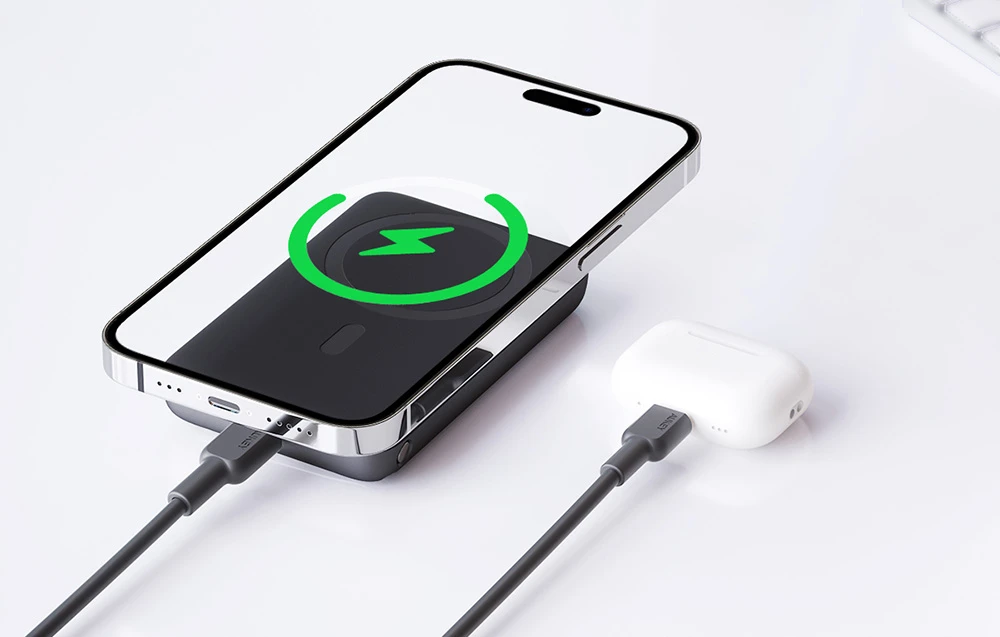 Magnetinis maitinimo blokas Aukey PB-MS01, 6700 mAh, 15 W (juodas) aprašymas - Prekės nuotrauka Magnetinis maitinimo blokas Aukey PB-MS01, 6700 mAh, 15 W (juodas) aprašymas - Prekės nuotrauka