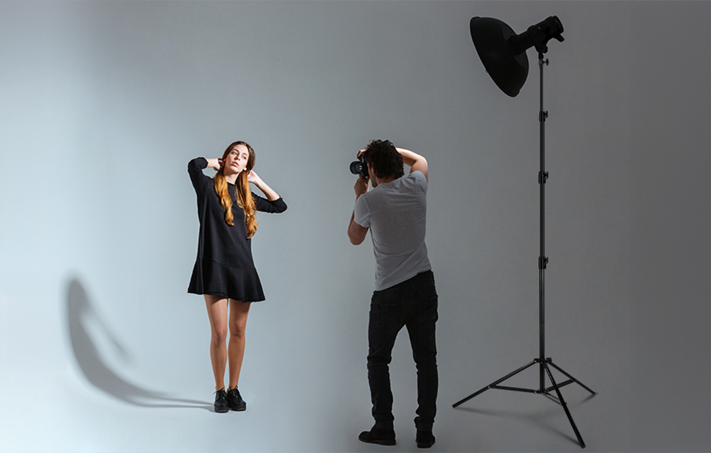 naujesnis-apšvietimas-trikojas-400-cm