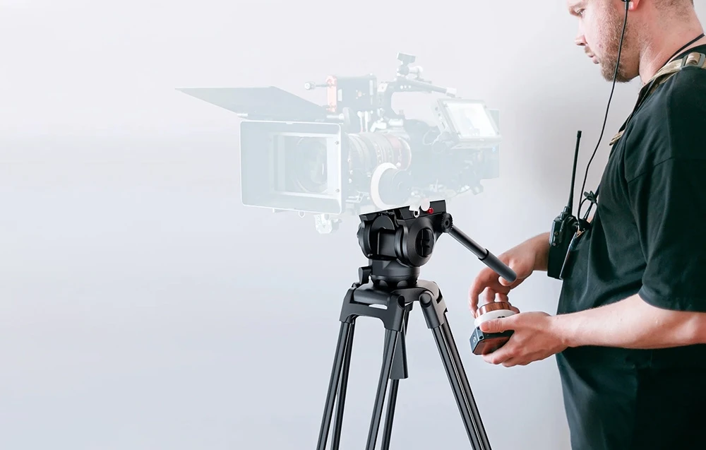 Neewer TP37 Adjustable Tripod with Fluid Head aprašymas - Prekės nuotrauka