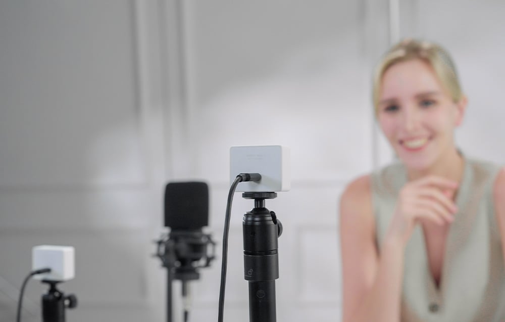 obsbot-meet-2-webcam-white