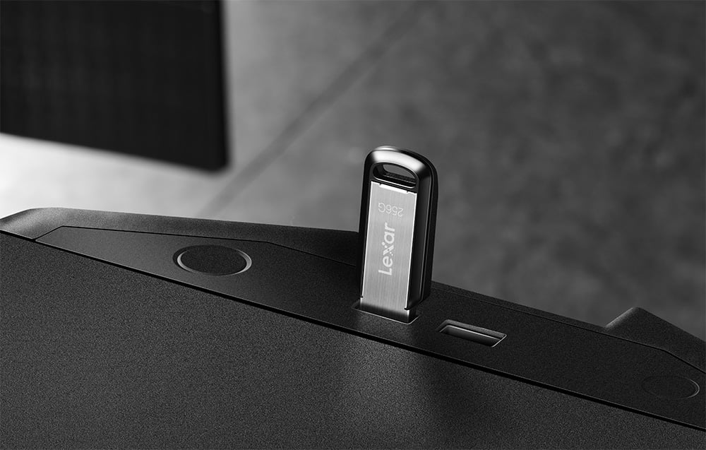 Lexar | USB atmintinė | JumpDrive M400 | 32 GB | USB A tipo | Sidabrinis aprašymas - Prekės nuotrauka