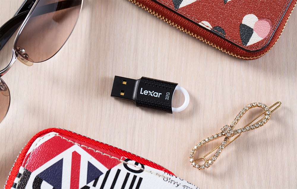 Lexar | USB atmintinė | JumpDrive V40 | 32 GB | USB A tipo | Juodas aprašymas - Prekės nuotrauka