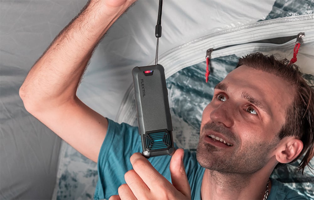 Nešiojamas du viename uodus atbaidantis Flextail Max Repel S (pilkas) aprašymas - Prekės nuotrauka Nešiojamas du viename uodus atbaidantis Flextail Max Repel S (pilkas) aprašymas - Prekės nuotrauka