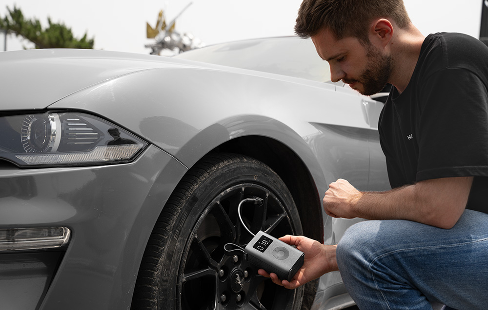 Nešiojamas kompresorius, elektrinis siurblys HOTO QWCQA001 (10.3 baro, 150 PSI, 2000 mAh) aprašymas - Prekės nuotrauka Nešiojamas kompresorius, elektrinis siurblys HOTO QWCQA001 (10.3 baro, 150 PSI, 2000 mAh) aprašymas - Prekės nuotrauka