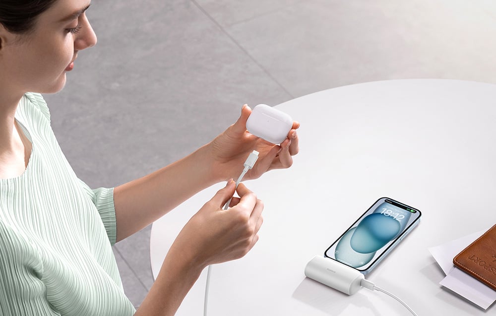 Powerbank Baseus Compact 5000 mAh, 20 W, USB-C (balta) aprašymas - Prekės nuotrauka Powerbank Baseus Compact 5000 mAh, 20 W, USB-C (balta) aprašymas - Prekės nuotrauka