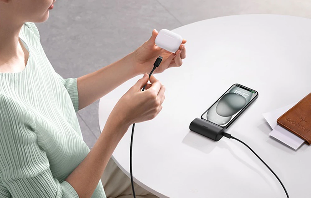 Powerbank OS-Baseus Compact IP 5000mAh 20W (juoda) aprašymas - Prekės nuotrauka Powerbank OS-Baseus Compact IP 5000mAh 20W (juoda) aprašymas - Prekės nuotrauka