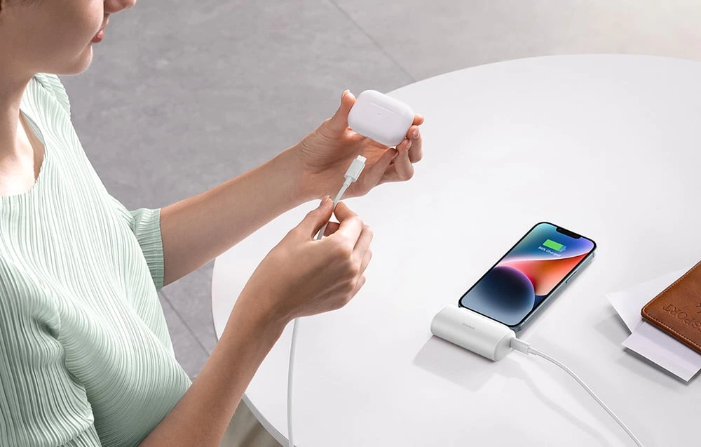 Powerbank OS-Baseus Compact IP 5000mAh 20W (baltas) aprašymas - Prekės nuotrauka Powerbank OS-Baseus Compact IP 5000mAh 20W (baltas) aprašymas - Prekės nuotrauka