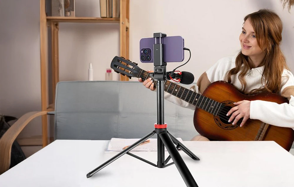 Puluz telescopic tripod, 2m aprašymas - Prekės nuotrauka Puluz telescopic tripod, 2m aprašymas - Prekės nuotrauka
