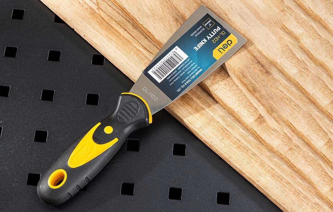 Glaisto mentele 4'' Deli Tools EDL-HD4 - geltona aprašymas - Prekės nuotrauka Glaisto mentele 4'' Deli Tools EDL-HD4 - geltona aprašymas - Prekės nuotrauka