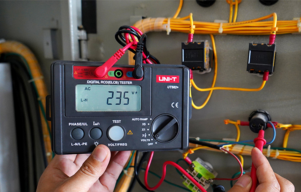 RCD Testeris - Uni-T UT582+ RCD funkcijų patikrinimas, įtampos matavimas iki 600V, apšviestas ekranas juodas aprašymas - Prekės nuotrauka