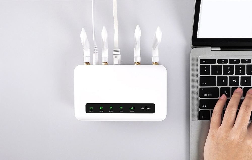 Maršrutizatorius GL.iNet GL-X2000 4G LTE CAT12 Wi‑Fi 6 Dvi SIM Kortelės aprašymas - Prekės nuotrauka