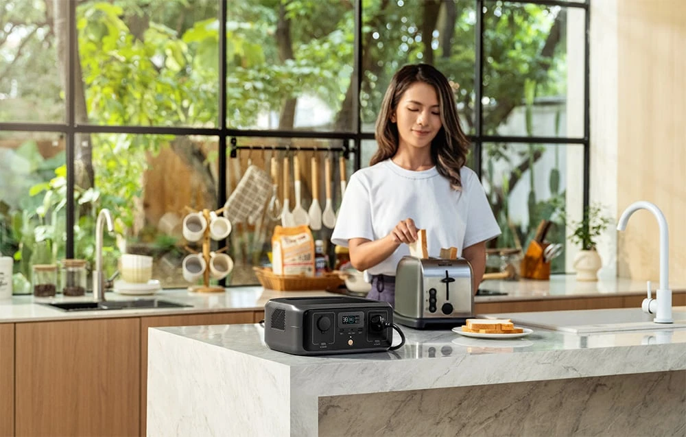 Komplektas: „EcoFlow RIVER 3“ elektrinė su UPS ir 45 W USB-C saulės baterija aprašymas - Prekės nuotrauka Komplektas: „EcoFlow RIVER 3“ elektrinė su UPS ir 45 W USB-C saulės baterija aprašymas - Prekės nuotrauka