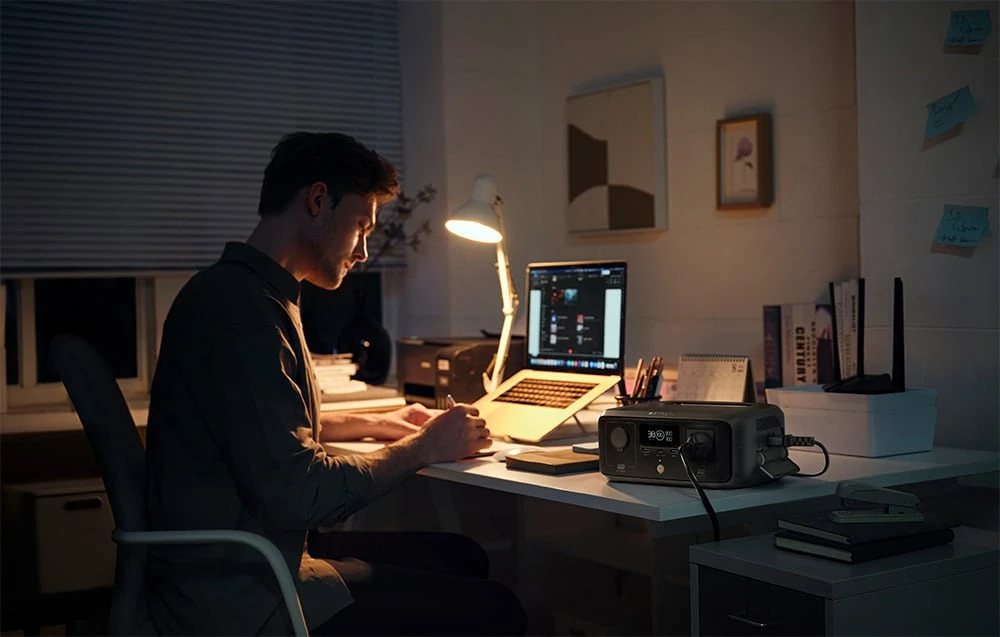 Komplektas: „EcoFlow RIVER 3“ elektrinė su UPS ir 45 W USB-C saulės baterija aprašymas - Prekės nuotrauka Komplektas: „EcoFlow RIVER 3“ elektrinė su UPS ir 45 W USB-C saulės baterija aprašymas - Prekės nuotrauka