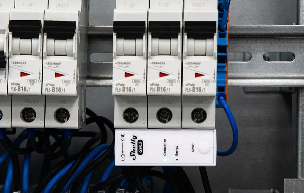 Shelly 3EM-63T Gen3 elektros sąnaudų skaitiklis aprašymas - Prekės nuotrauka