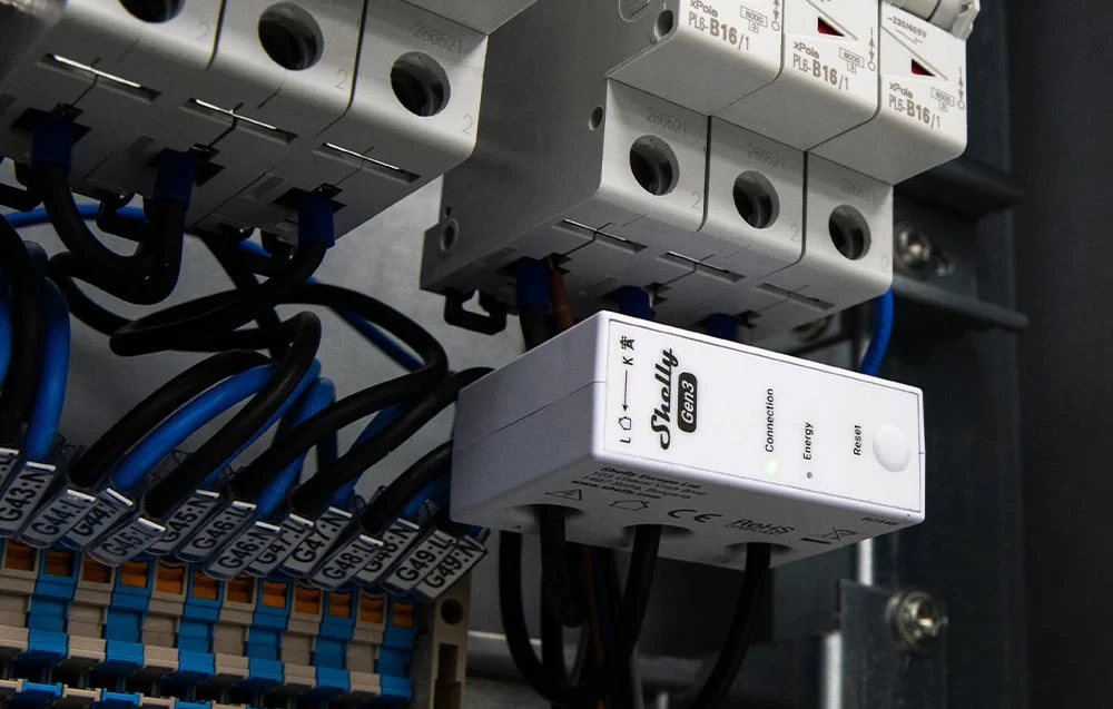 Shelly 3EM-63W Gen3 elektros sąnaudų skaitiklis aprašymas - Prekės nuotrauka Shelly 3EM-63W Gen3 elektros sąnaudų skaitiklis aprašymas - Prekės nuotrauka