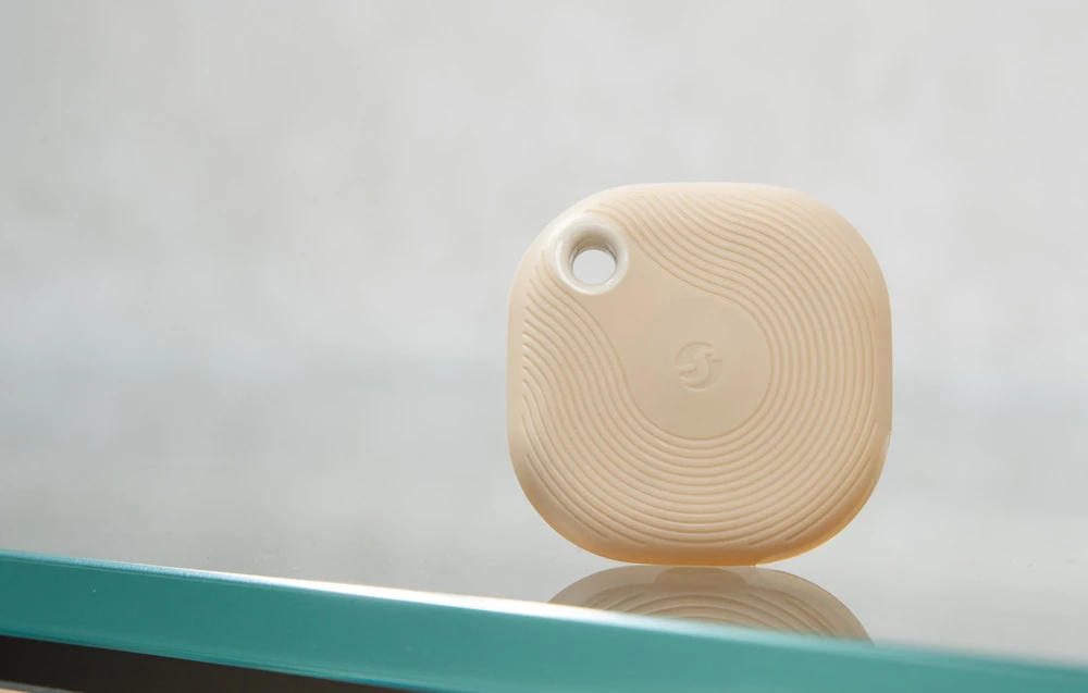 Shelly BLU Button Tough 1 Bluetooth valdomas veiksmo ir scenų aktyvavimo mygtukas - Mocha aprašymas - Prekės nuotrauka