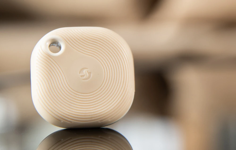 Shelly BLU Button Tough 1 Bluetooth valdomas veiksmo ir scenų aktyvavimo mygtukas - Mocha aprašymas - Prekės nuotrauka